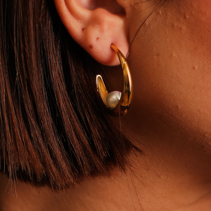 ROUND PEARL EARRINGS