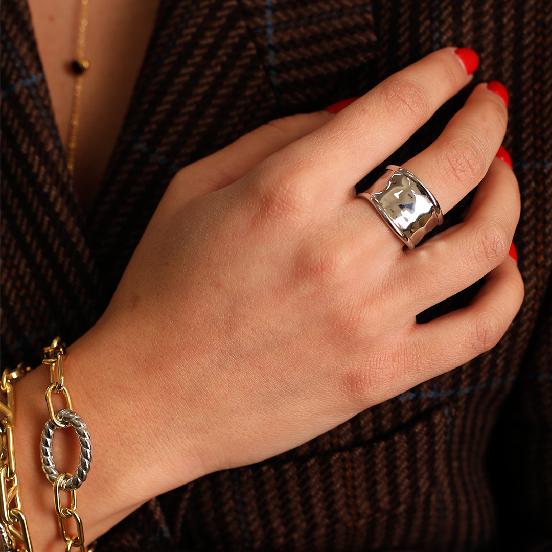 ASYMMETRIC OPEN RING
