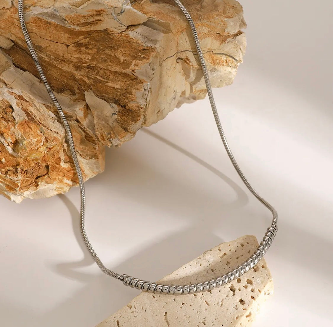 SPIRAL TWISTED CHAIN